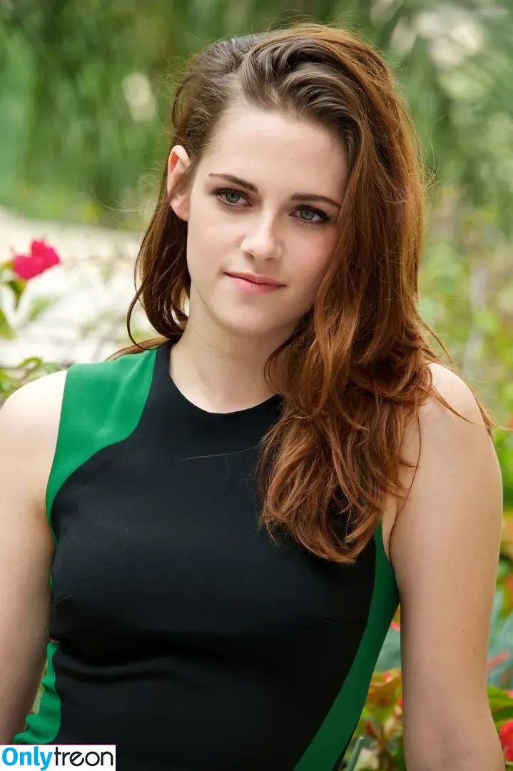 Kristen Stewart nude photo #1543 (kristenstewart / kristenstewartx)