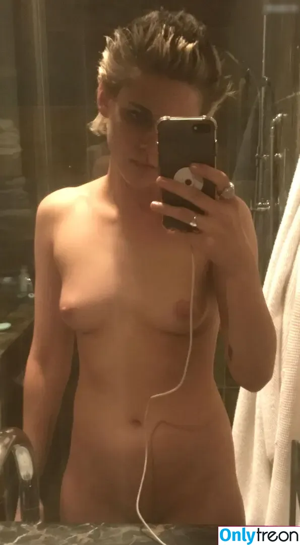 Kristen Stewart nude photo #1578 (kristenstewart / kristenstewartx)