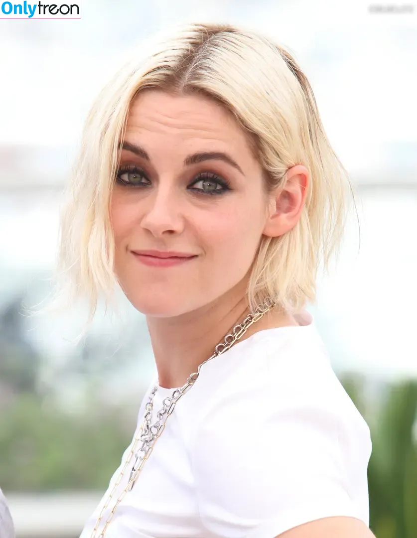 Kristen Stewart nude photo #1618 (kristenstewart / kristenstewartx)