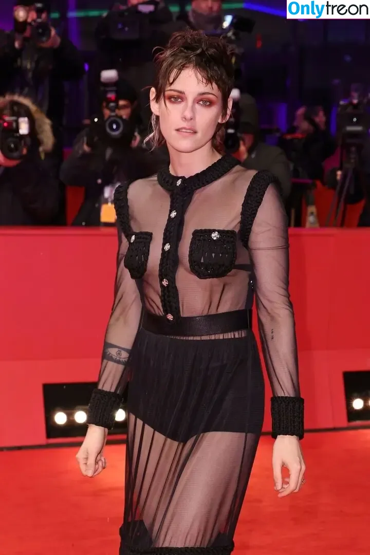 Kristen Stewart nude photo #1643 (kristenstewart / kristenstewartx)