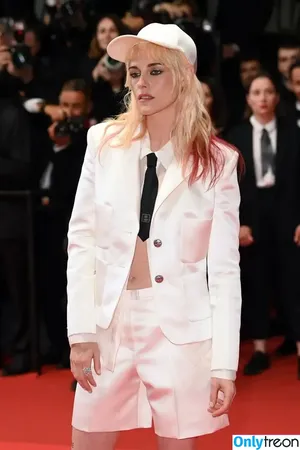Kristen Stewart / kristenstewart / kristenstewartx nude photo #2095