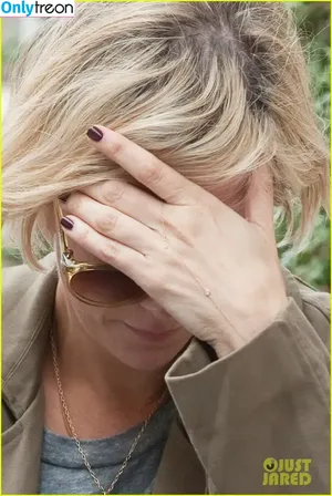 Kristen Wiig / kriztenwiig nude photo #0183
