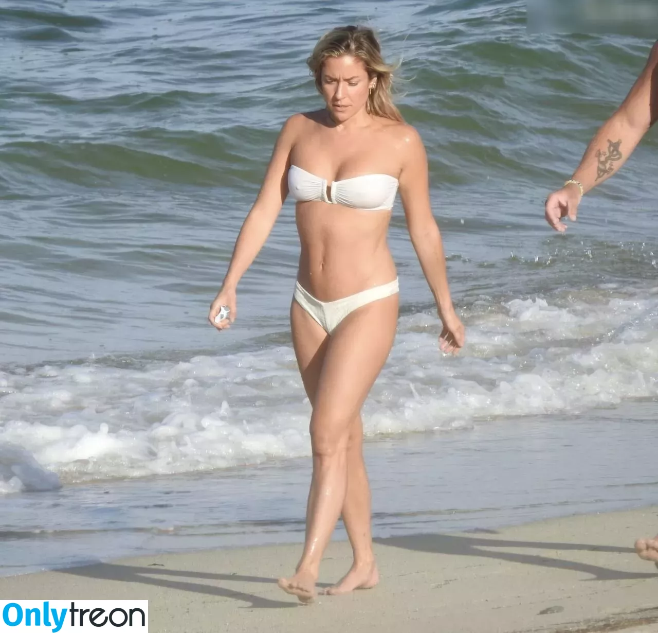 Kristin Cavallari nude photo #0182 (kristincavallari)