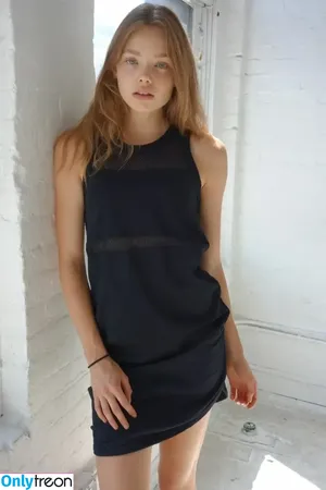 Kristine Froseth / kristine_froseth nude photo #0109