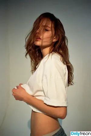 Kristine Froseth / kristine_froseth nude photo #0126