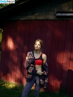 Kristine Froseth / kristine_froseth nude photo #0127