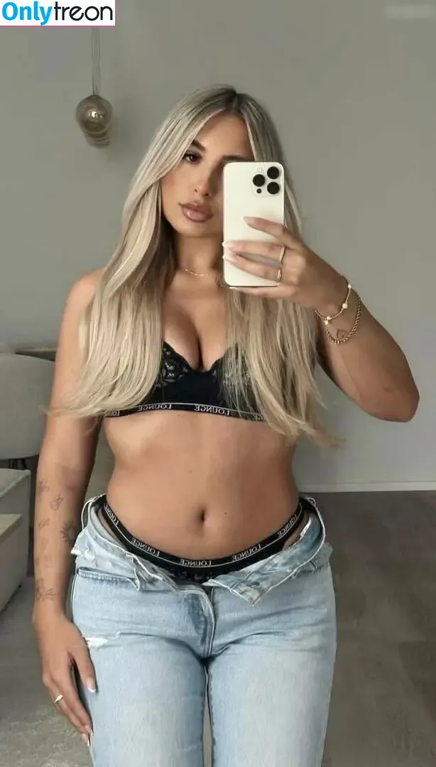 Kristinkbi nude photo #0120 (Kristinkbi)