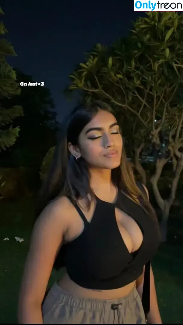 Kriti Jain nude photo #0003 (kriti_kanuga / kritiii444)
