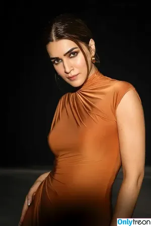 Kriti Sanon / kritisanon nude photo #0246