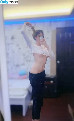 Kura Onee-san / kurasushi_usa / lewdgami nude photo #0217