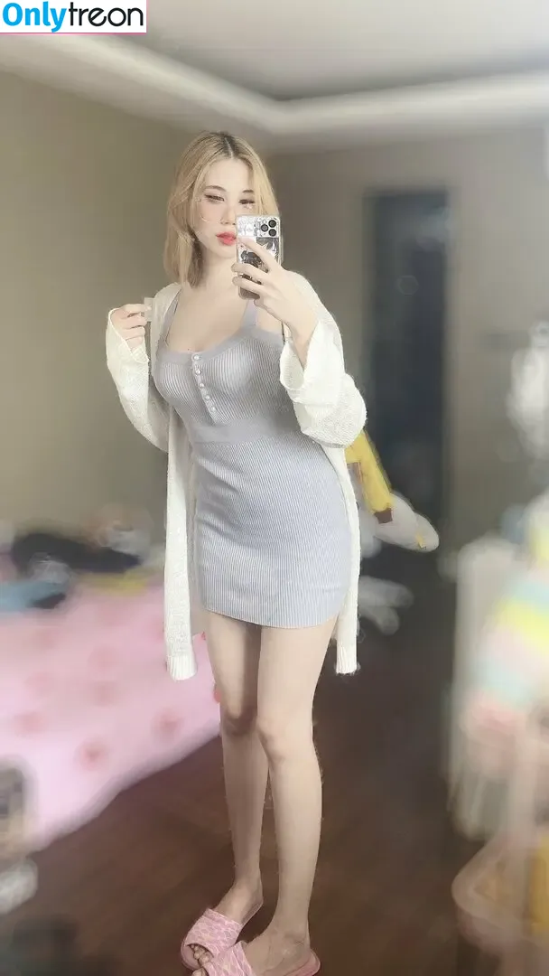 Kura Onee-san nude photo #0189 (kurasushi_usa / lewdgami)