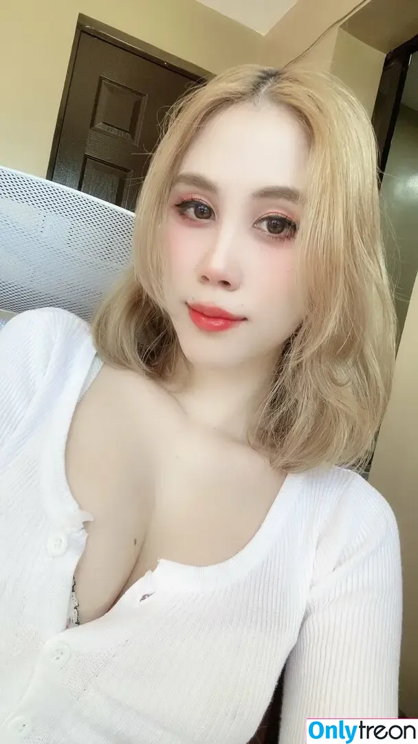 Kura Onee-san nude photo #0192 (kurasushi_usa / lewdgami)