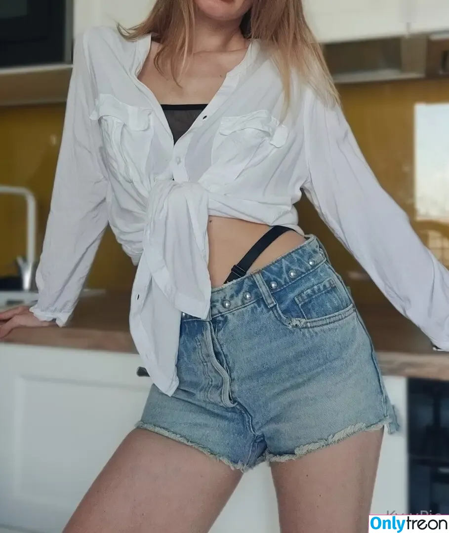 kyivpie nude photo #0008 (kyivpie)