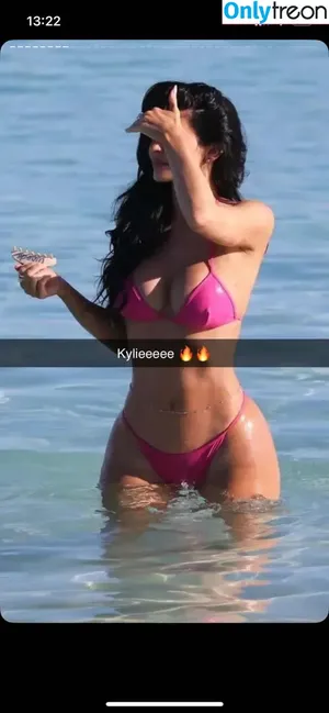Kylie Jenner / KylieJenner / kyliejenner.2 nude photo #2494