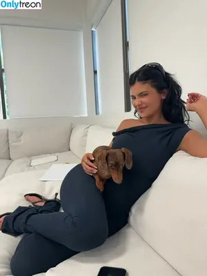 Kylie Jenner / KylieJenner / kyliejenner.2 nude photo #2630