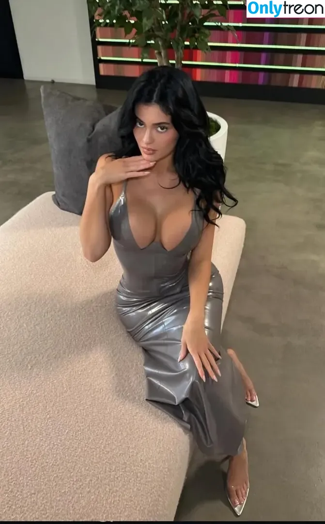 Kylie Jenner nude photo #2343 (KylieJenner / kyliejenner.2)