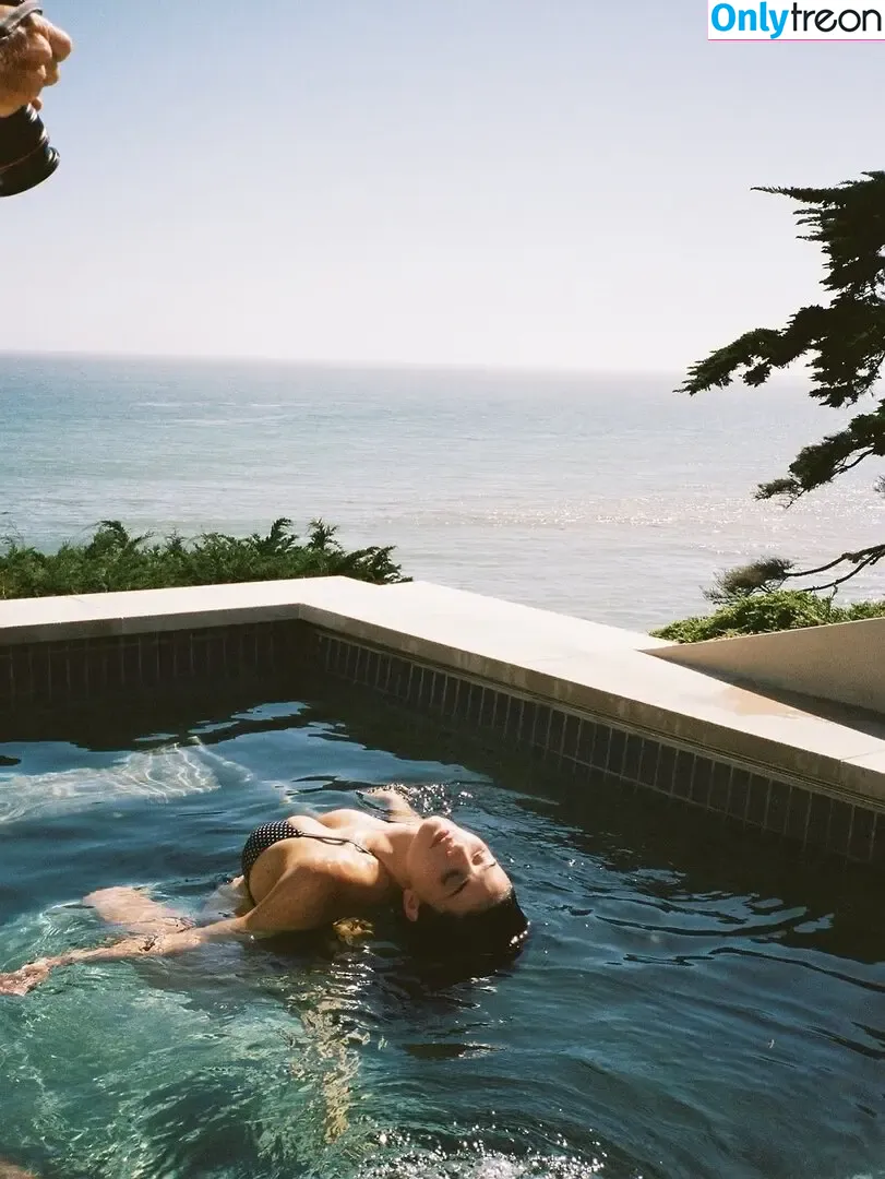 Kylie Jenner nude photo #2436 (KylieJenner / kyliejenner.2)