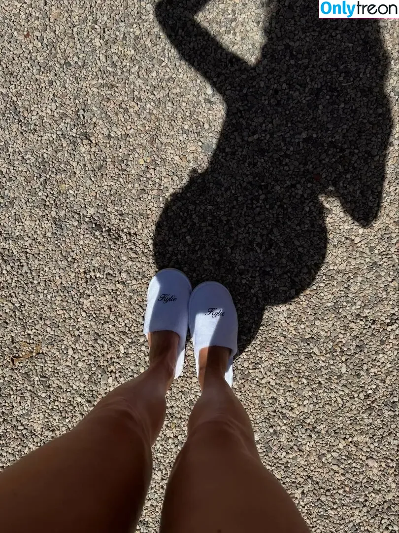 Kylie Jenner nude photo #2449 (KylieJenner / kyliejenner.2)