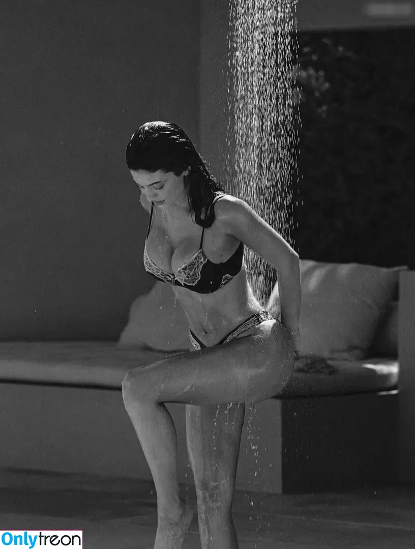 Kylie Jenner nude photo #2553 (KylieJenner / kylie_jenner)