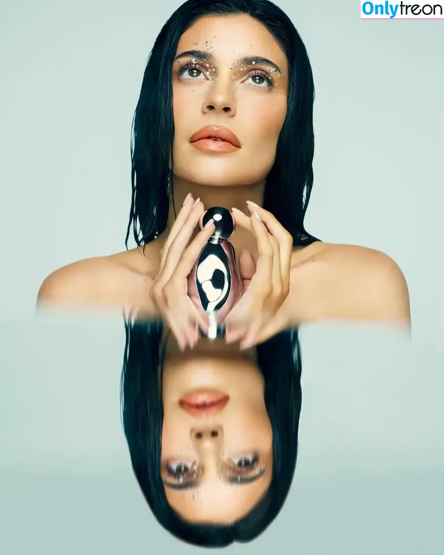 Kylie Jenner nude photo #2638 (KylieJenner / kyliejenner.2)