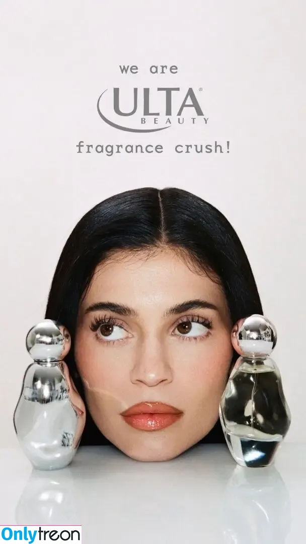 Kylie Jenner nude photo #2650 (KylieJenner / kyliejenner.2)