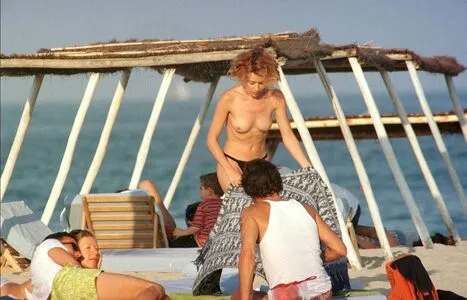 Kylie Minogue / kylieminogue nude photo #0018