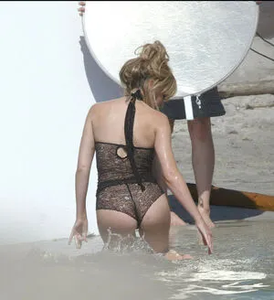 Kylie Minogue / kylieminogue nude photo #0072