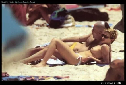 Kylie Minogue / kylieminogue nude photo #0086