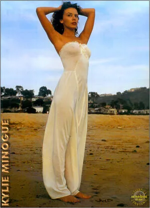 Kylie Minogue / kylieminogue nude photo #0117