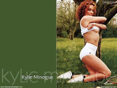 Kylie Minogue / kylieminogue nude photo #0137