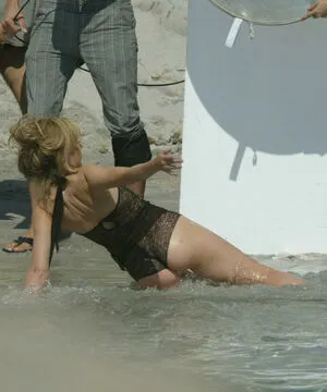 Kylie Minogue / kylieminogue / u224370996 nude photo #0156