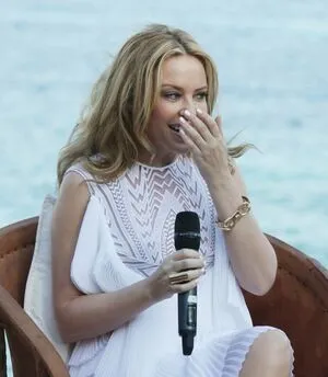 Kylie Minogue / kylieminogue / u224370996 nude photo #0304