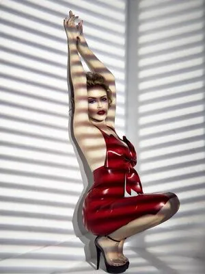 Kylie Minogue / kylieminogue / u224370996 nude photo #0308