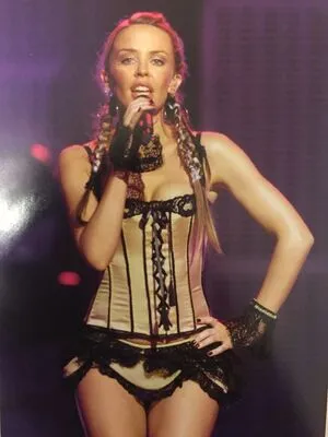 Kylie Minogue / kylieminogue / u224370996 nude photo #0327
