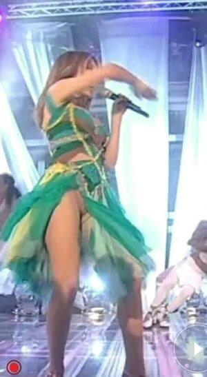 Kylie Minogue / kylieminogue / u224370996 nude photo #0372