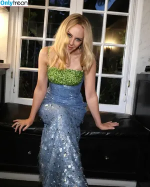 Kylie Minogue / kylieminogue / u224370996 nude photo #0494