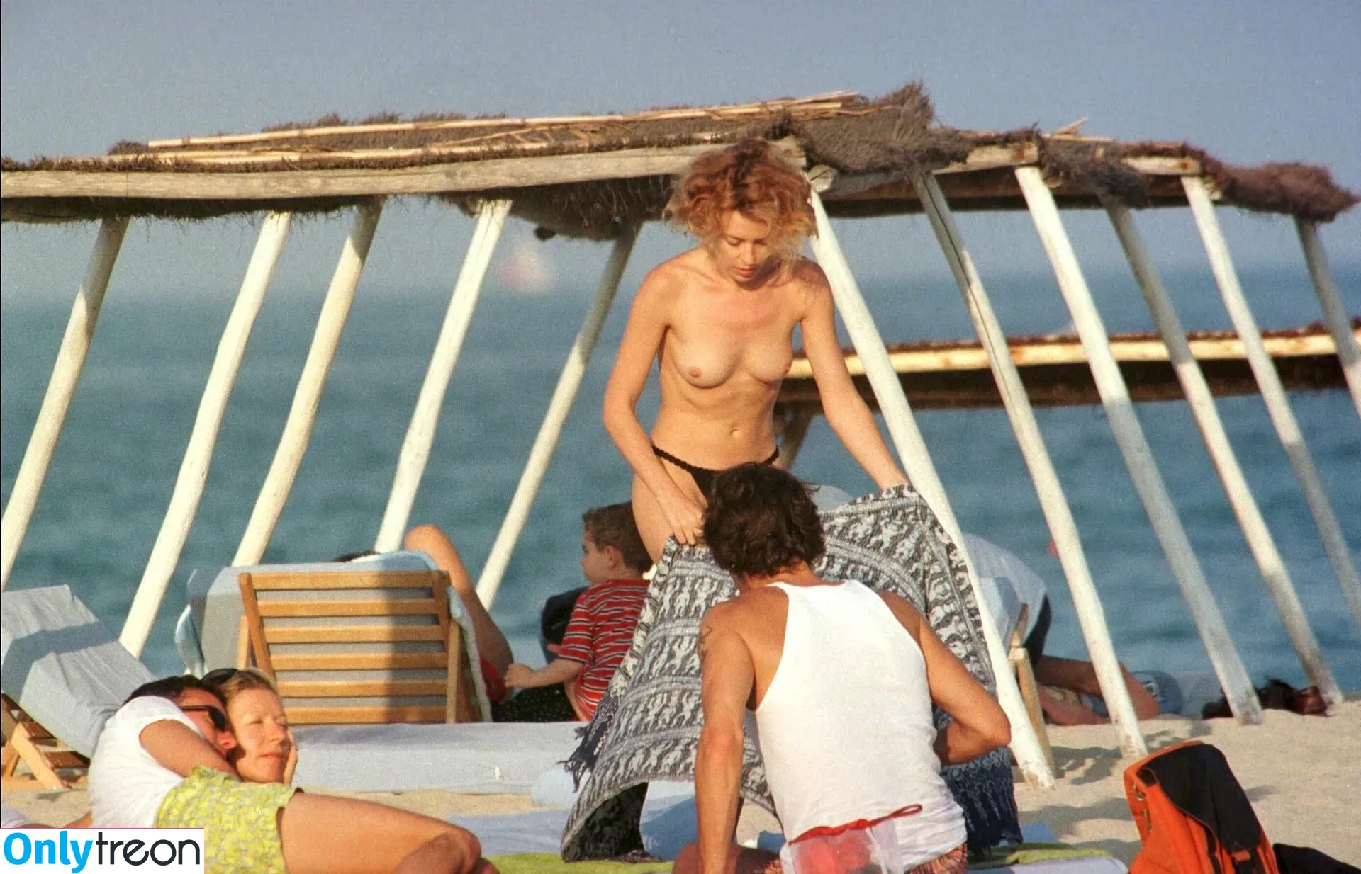 Kylie Minogue nude photo #0018 (kylieminogue)
