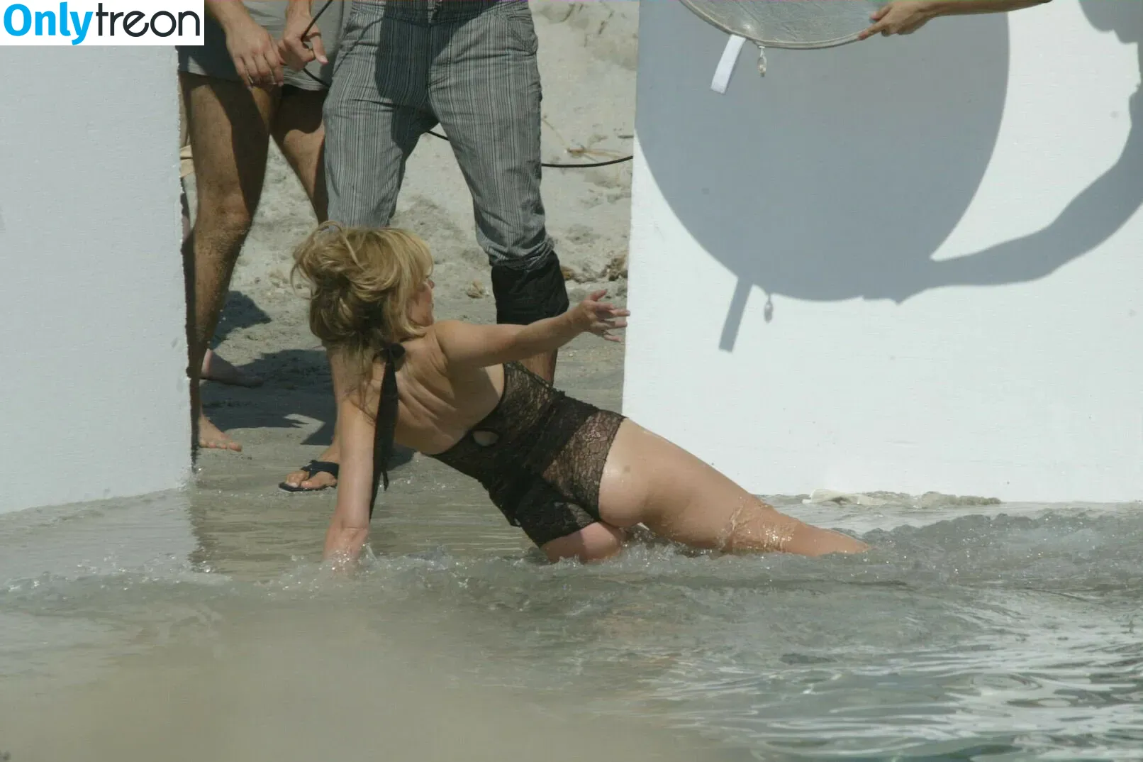 Kylie Minogue nude photo #0059 (kylieminogue)