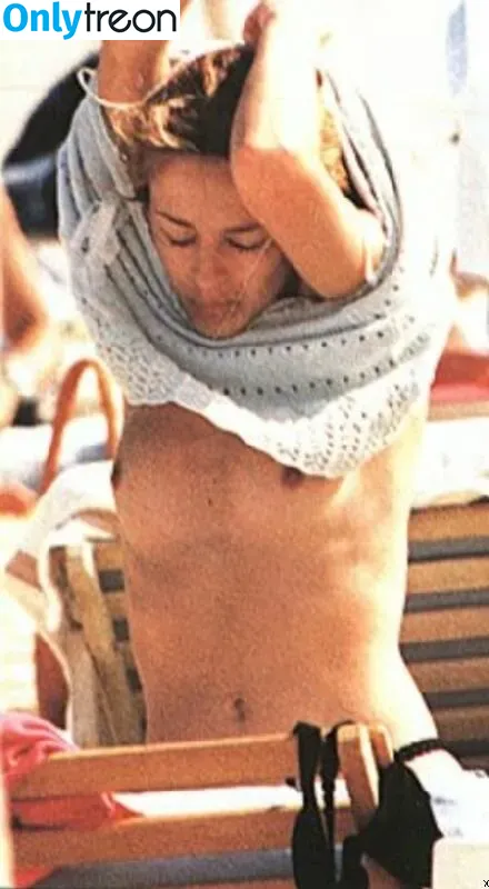 Kylie Minogue nude photo #0090 (kylieminogue)