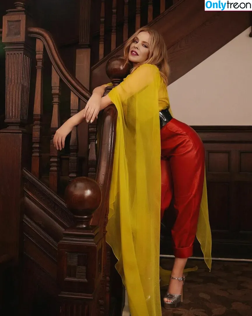 Kylie Minogue nude photo #0221 (kylieminogue / u224370996)