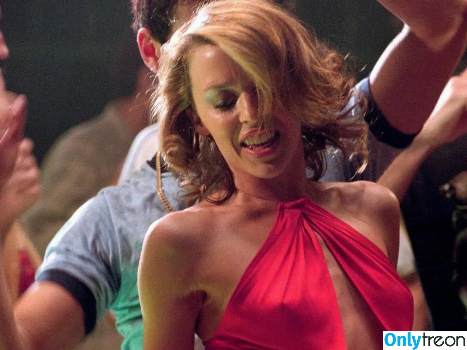 Kylie Minogue nude photo #0226 (kylieminogue / u224370996)