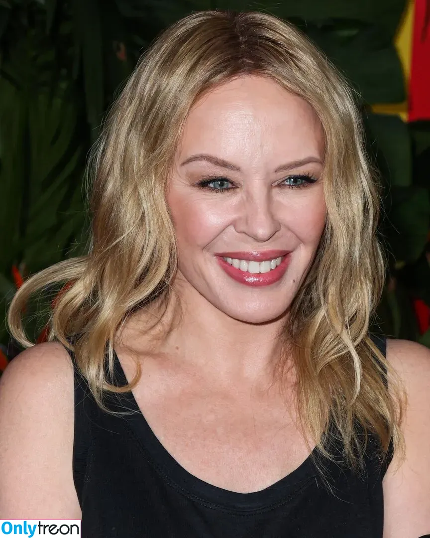 Kylie Minogue nude photo #0486 (kylieminogue / u224370996)