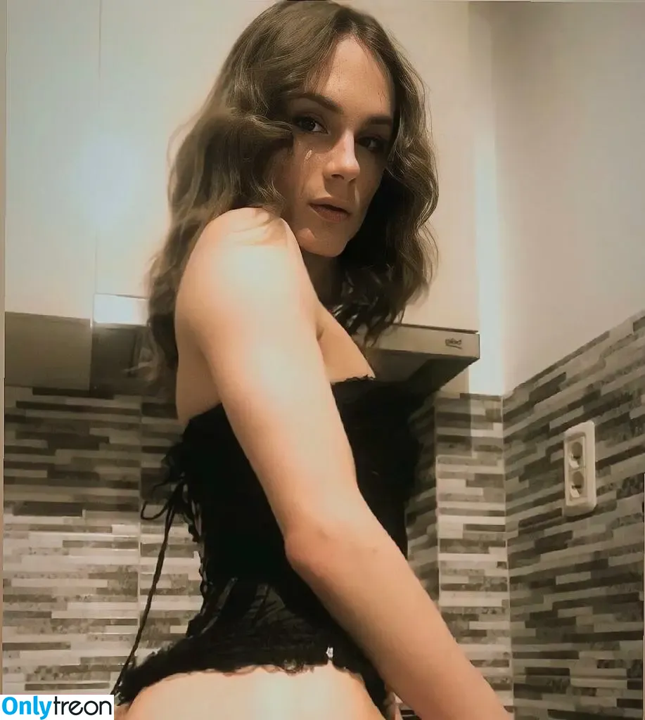 Kylie Star nude photo #0002 (kyliestarofficial / tskyliestar)
