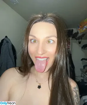 Kylie / kylieaegis / kyliebkillinit / theonlymrs1 nude photo #0088