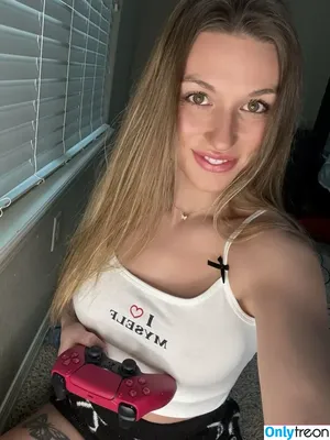 Kylie / kylieaegis / kyliebkillinit / theonlymrs1 nude photo #0112