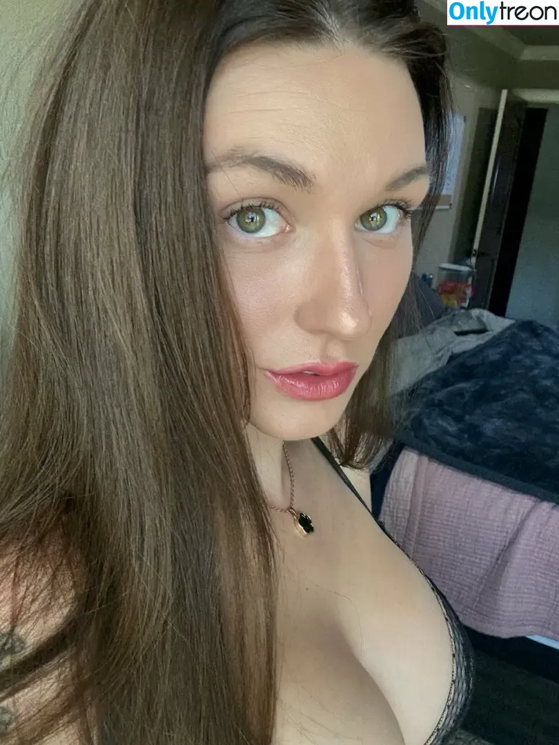 Kylie nude photo #0078 (kylieaegis / kyliebkillinit / theonlymrs1)
