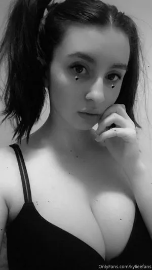 KylieeOW / kylieefans nude photo #0013