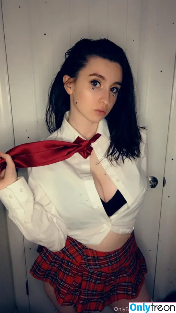 KylieeOW nude photo #0023 (kylieefans)
