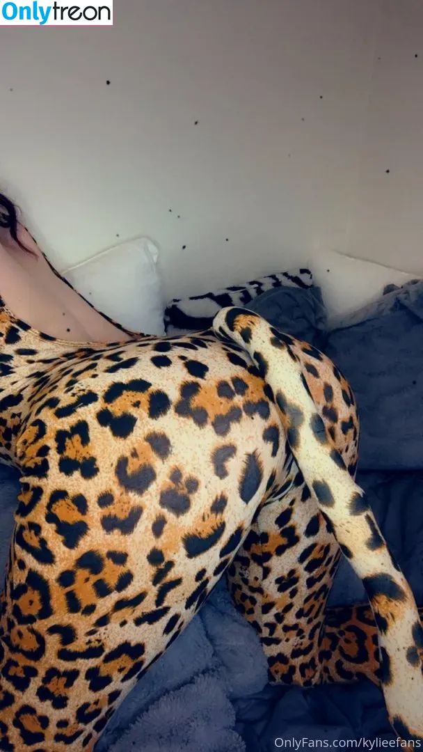 KylieeOW nude photo #0088 (kylieefans)