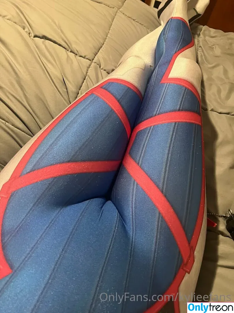 KylieeOW nude photo #0096 (kylieefans)